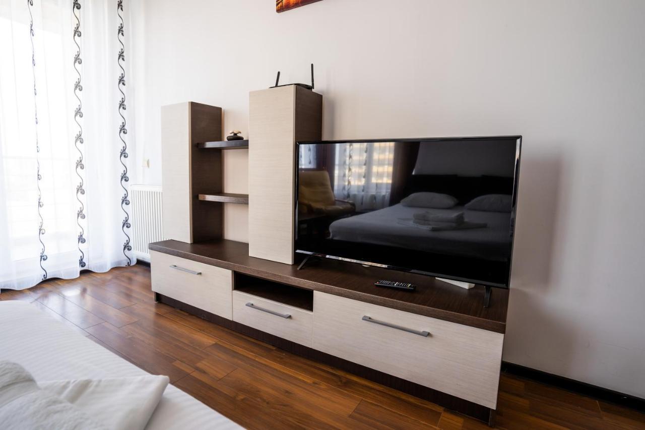 Summerland Relax Apartments Mamaia Luaran gambar